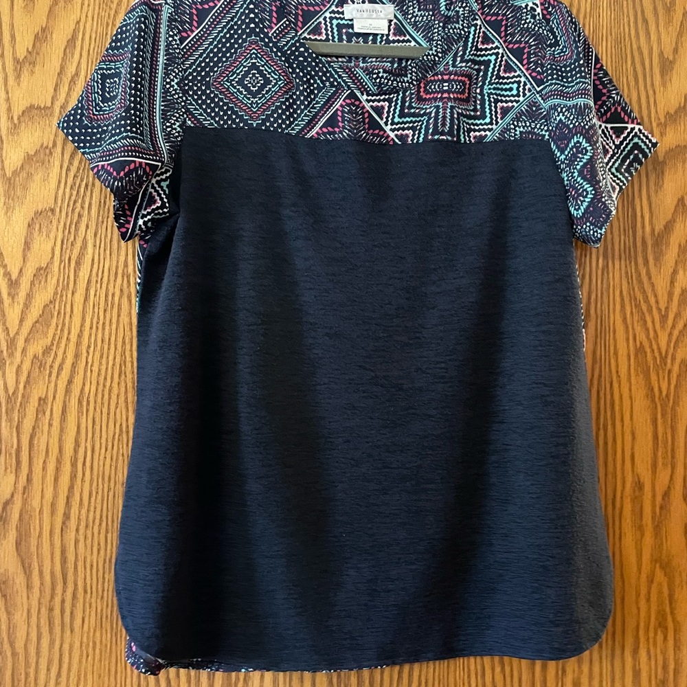 Van Heusen aztec/tribalprint navy shirt, Women's M